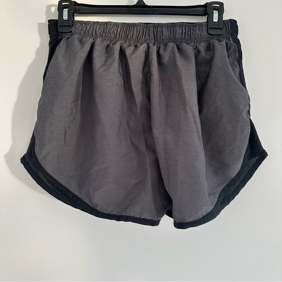Nike Dri-Fit Tempo Shorts Grey Size Large - Picture 5 of 7